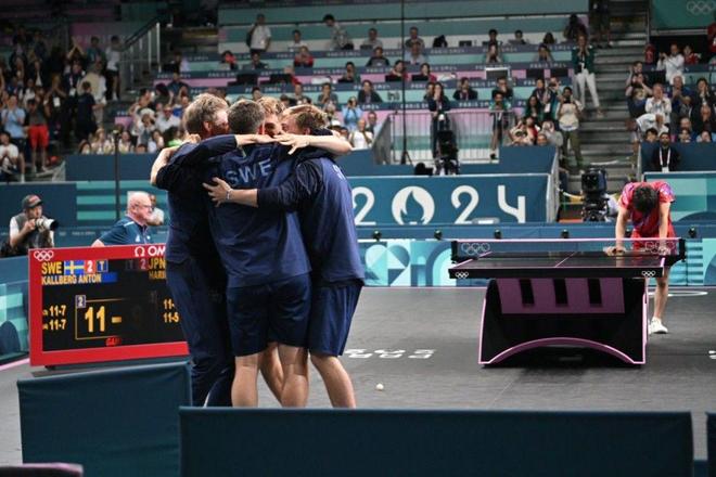 姆斯各自的 姆斯各自的