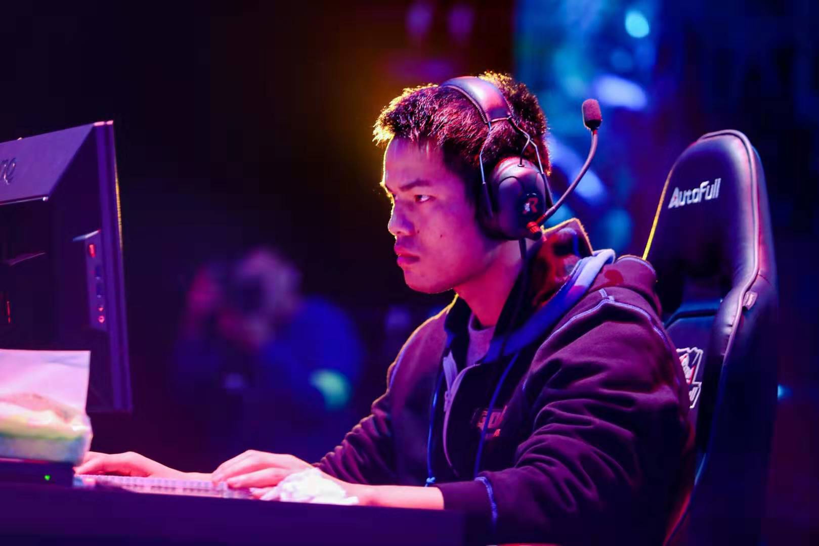 随着战绩和 随着战绩和